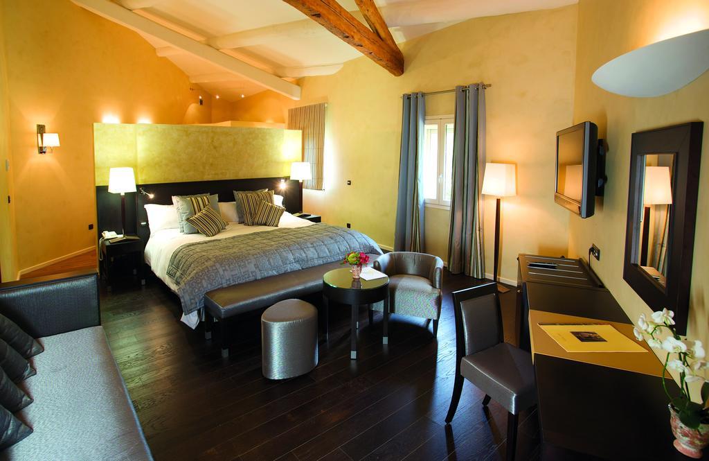 & Restaurants - Maison Chabran 4* Pont-de-l'Isere
