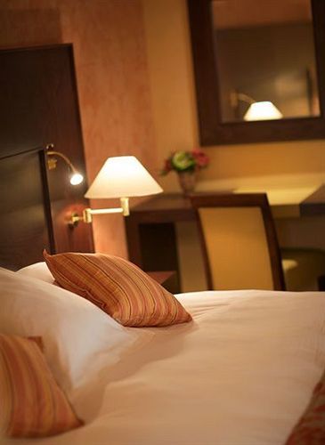 & Restaurants - Maison Chabran Hotel Pont-de-l'Isere